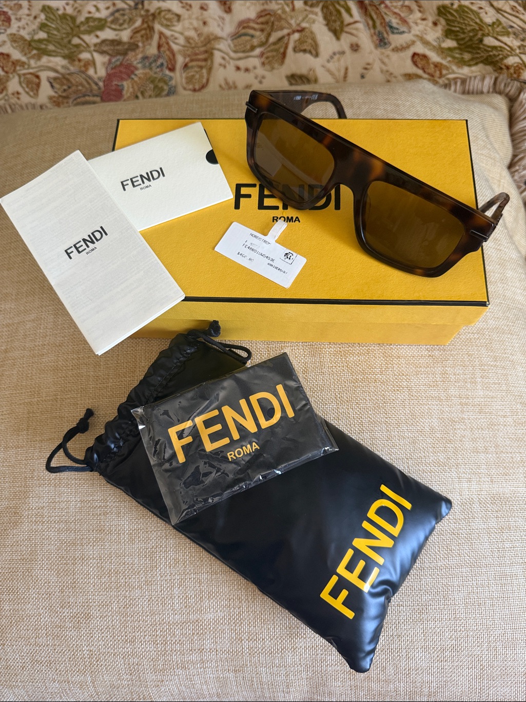 Fendi Fe40091u Nwt Sunglasses W/Bold Rectangular Frame,Light Tortoise Acetate
